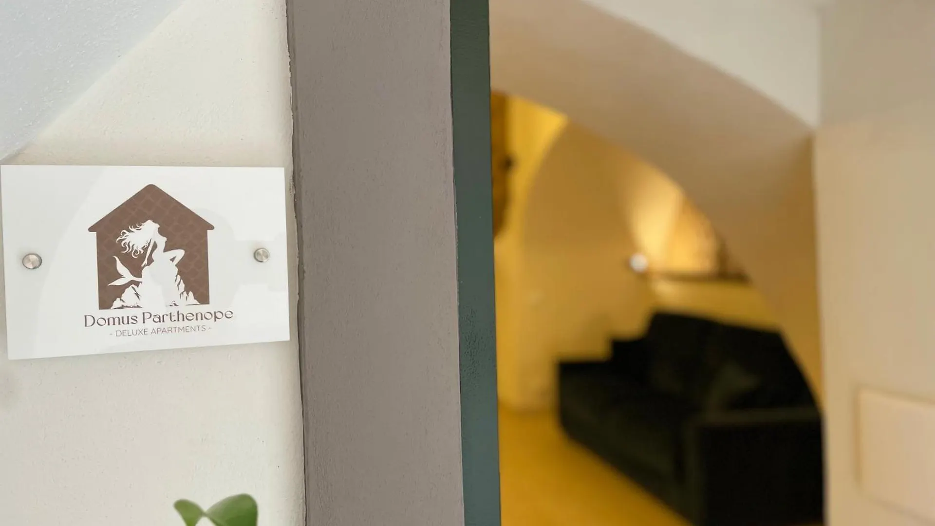 Domus Parthenope Deluxe Apartment Naples